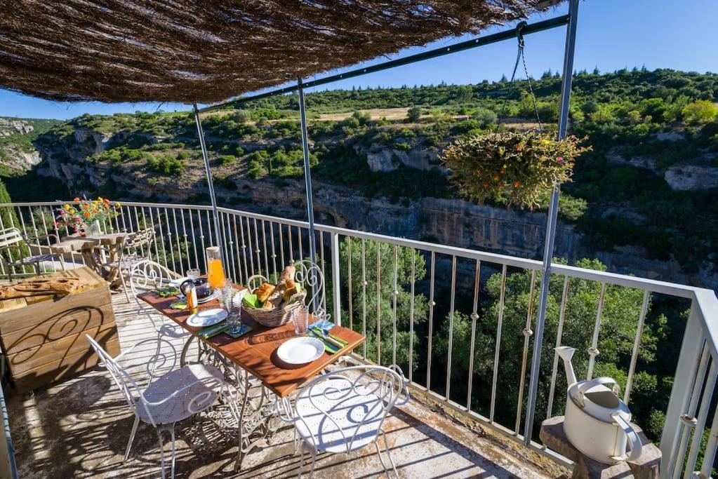 Le Brianyourhosthelper Apartment Minerve Bagian luar foto