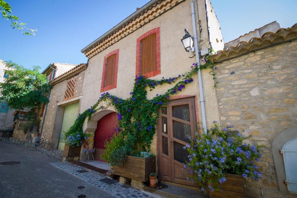 Le Brianyourhosthelper Apartment Minerve Bagian luar foto