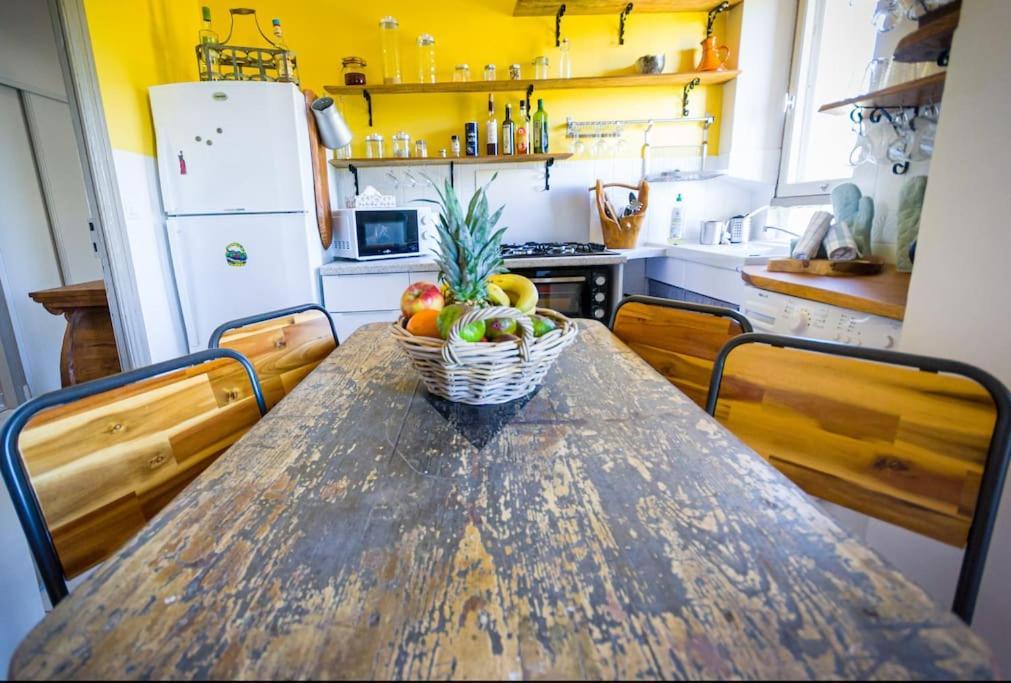 Le Brianyourhosthelper Apartment Minerve Bagian luar foto