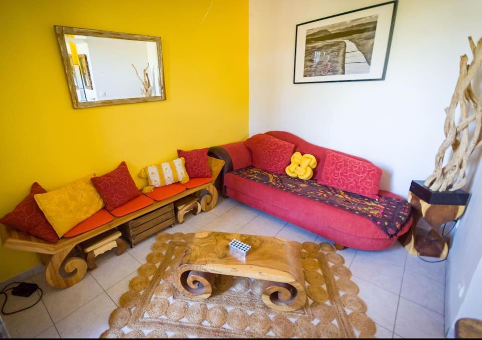Le Brianyourhosthelper Apartment Minerve Bagian luar foto